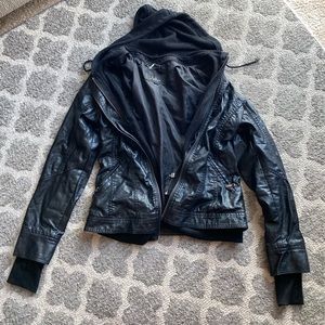 Detachable hood leather jacket